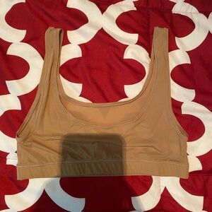 Used Skims Women’s nude bra in size Small